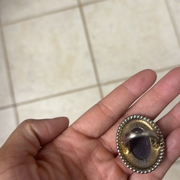 Size 5.5 - 6 Vintage Elegant Silver Statement Ring - Picture 4 of 4